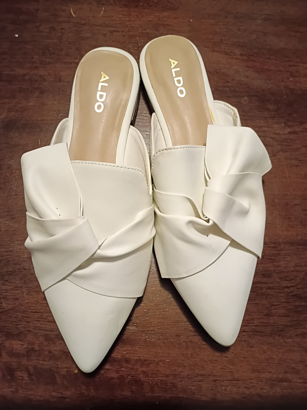 ALDO Women’s White Knot-Accent Pointed Mule Size 6.5
